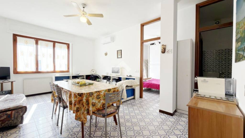 appartamento in vendita a Carrara in zona Marina di Carrara