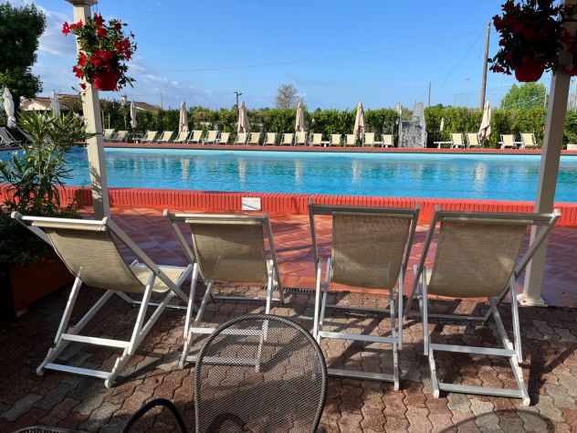 negozio in vendita a Carrara in zona Marina di Carrara