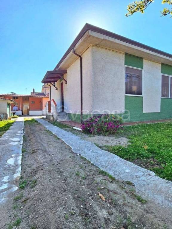 casa indipendente in vendita a Carrara in zona Marina di Carrara