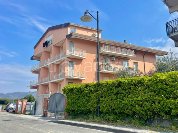 appartamento in vendita a Carrara in zona Marina di Carrara