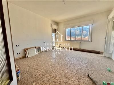 appartamento in vendita a Carrara in zona Centro Città
