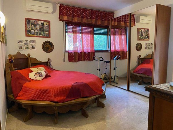 casa indipendente in vendita a Carrara