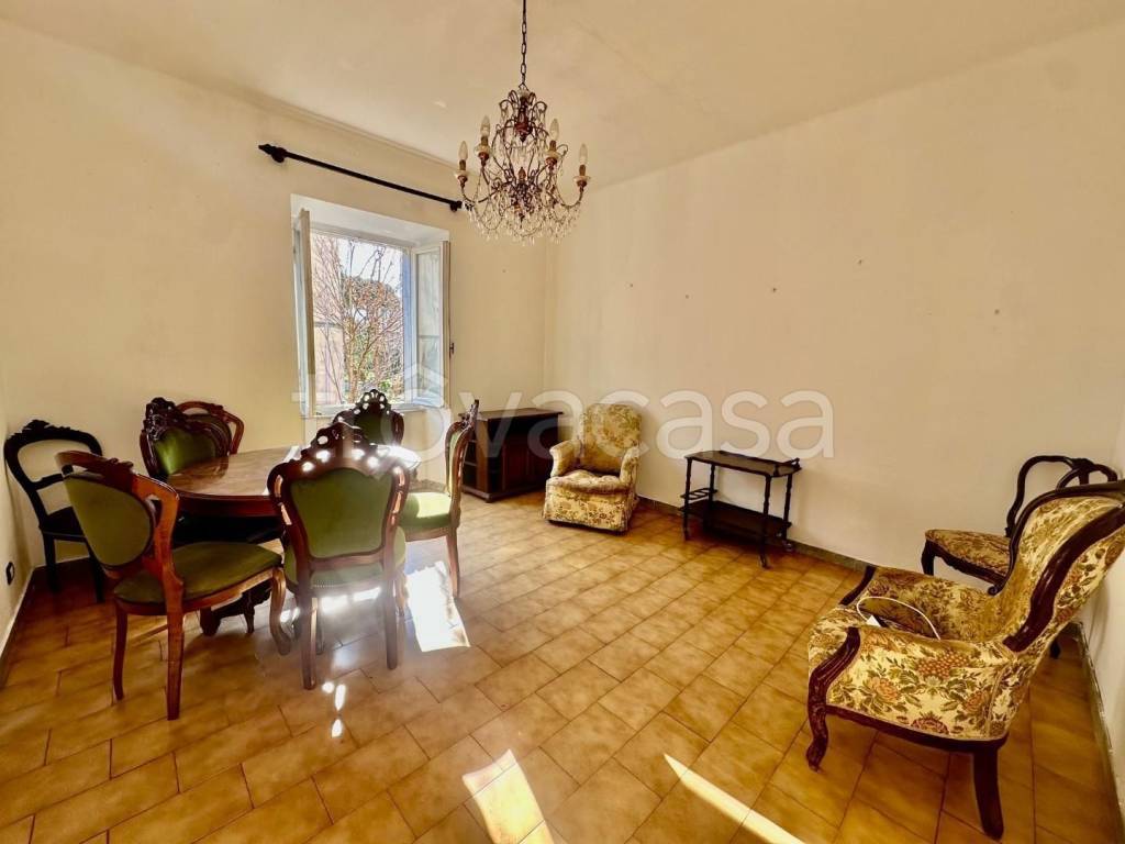 appartamento in vendita a Carrara in zona Marina di Carrara