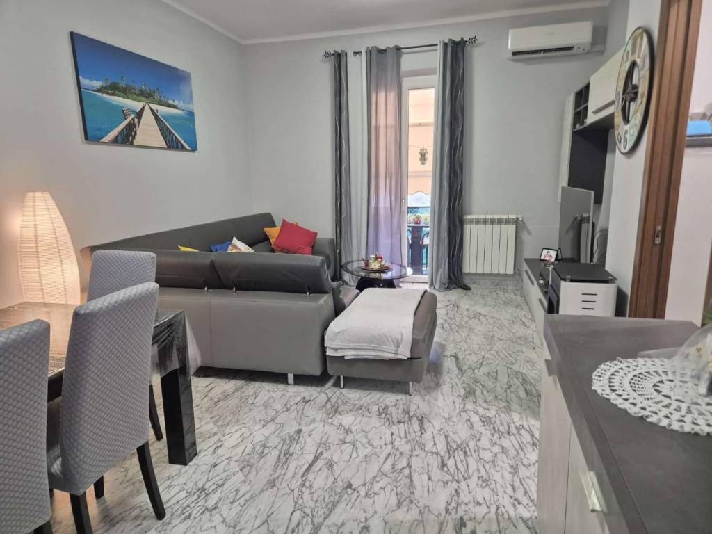 appartamento in vendita a Carrara in zona Fossola