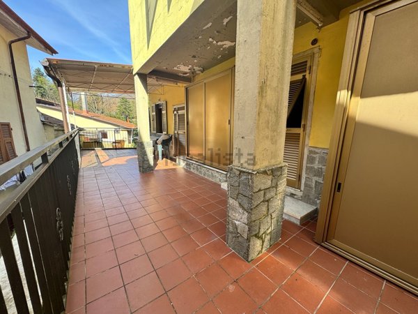 casa indipendente in vendita a Carrara in zona Castelpoggio