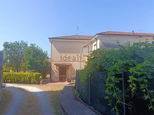 casa semindipendente in vendita a Carrara in zona Stadio