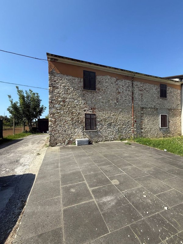 appartamento in vendita a Carrara