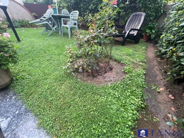 casa indipendente in vendita a Carrara in zona Avenza