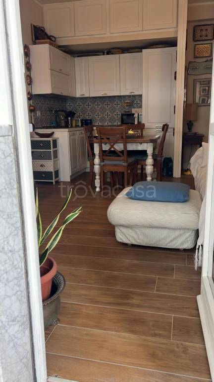 appartamento in vendita a Carrara in zona Marina di Carrara