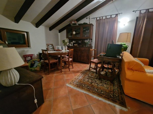 casa indipendente in vendita a Carrara in zona Marina di Carrara