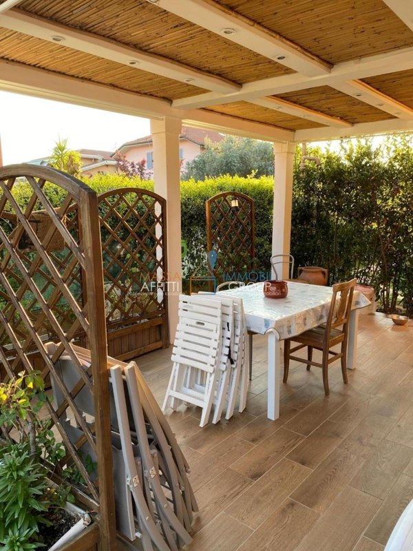 appartamento in vendita a Carrara in zona Marina di Carrara