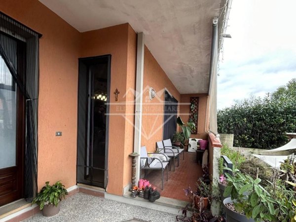 appartamento in vendita a Carrara in zona Avenza