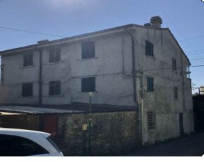 casa indipendente in vendita a Carrara in zona Battilana