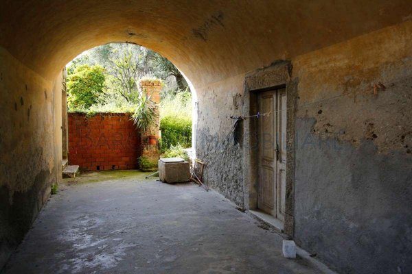 casa indipendente in vendita a Carrara in zona Nazzano