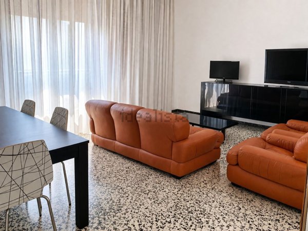 appartamento in vendita a Carrara in zona Fabbrica