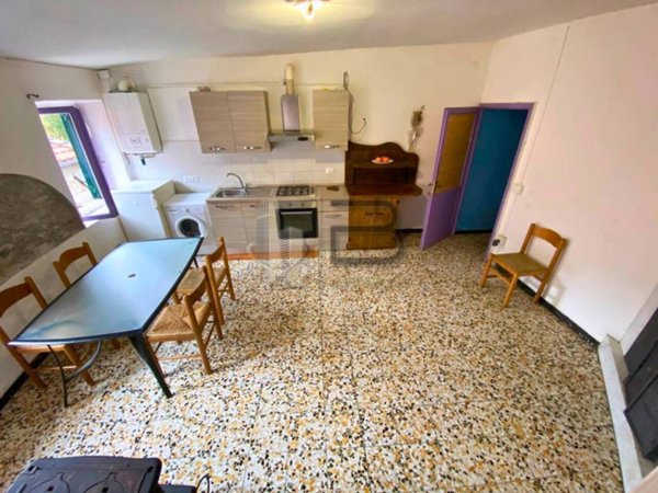 appartamento in vendita a Carrara in zona Colonnata