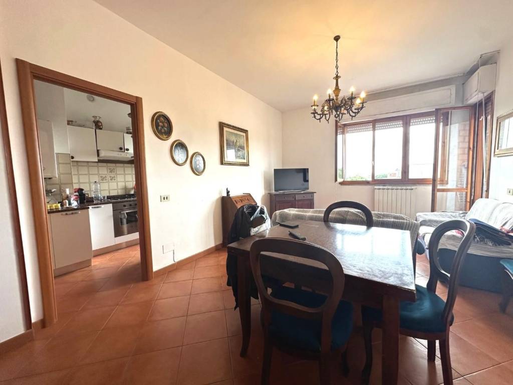 appartamento in vendita a Carrara in zona Avenza