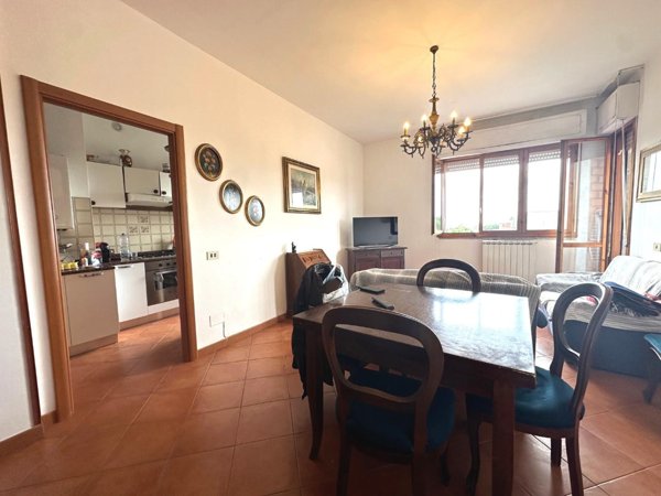 appartamento in vendita a Carrara in zona Avenza