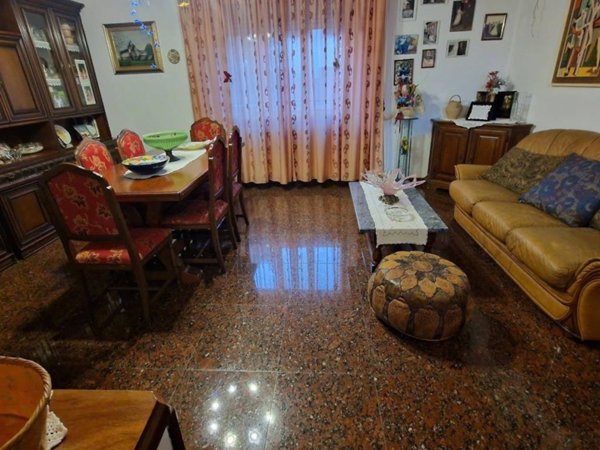 appartamento in vendita a Carrara in zona Marina di Carrara