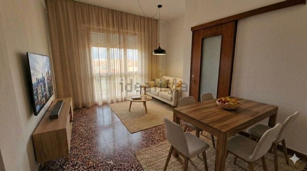 appartamento in vendita a Carrara in zona Marina di Carrara