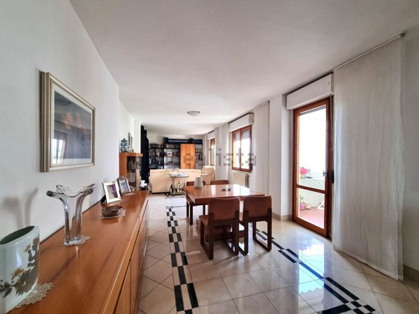 appartamento in vendita a Carrara in zona Marina di Carrara