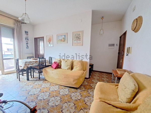 appartamento in vendita a Carrara in zona Marina di Carrara