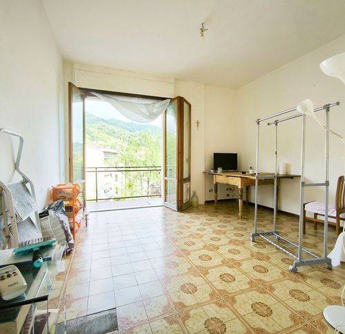 appartamento in vendita a Carrara in zona Bonascola
