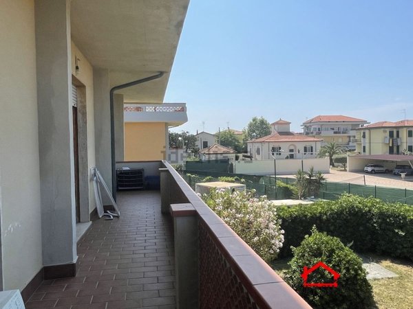 appartamento in vendita a Carrara in zona Marina di Carrara