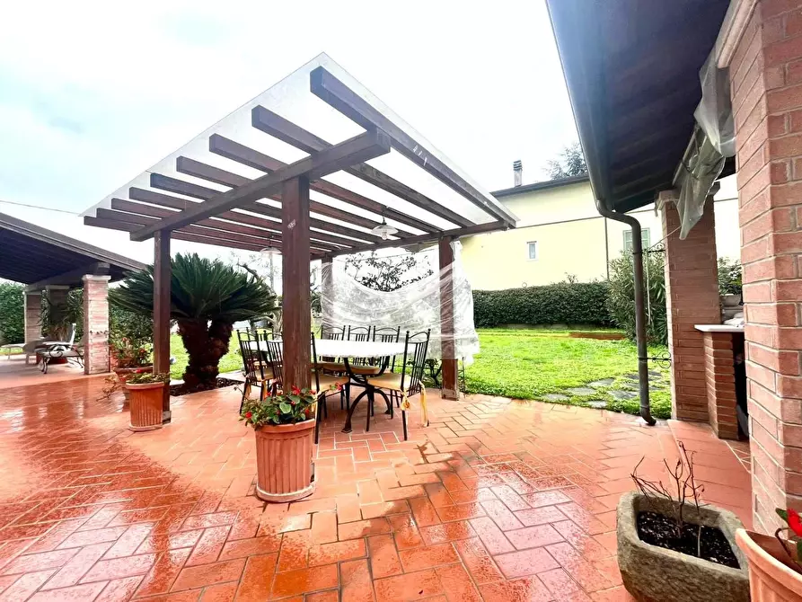 casa indipendente in vendita a Carrara in zona Avenza