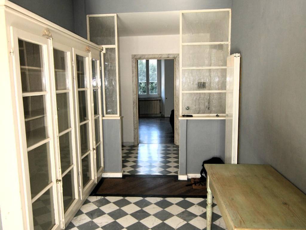 appartamento in vendita a Carrara in zona Centro Città