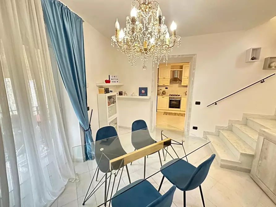 casa indipendente in vendita a Carrara in zona Stabbio