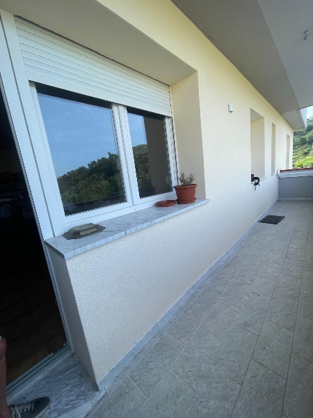 appartamento in vendita a Carrara in zona Bonascola