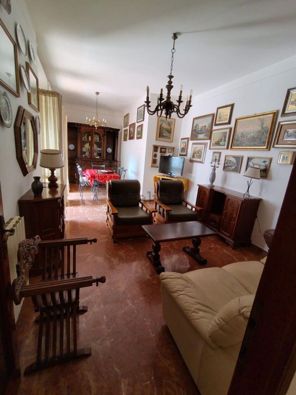 appartamento in vendita a Carrara in zona Marina di Carrara