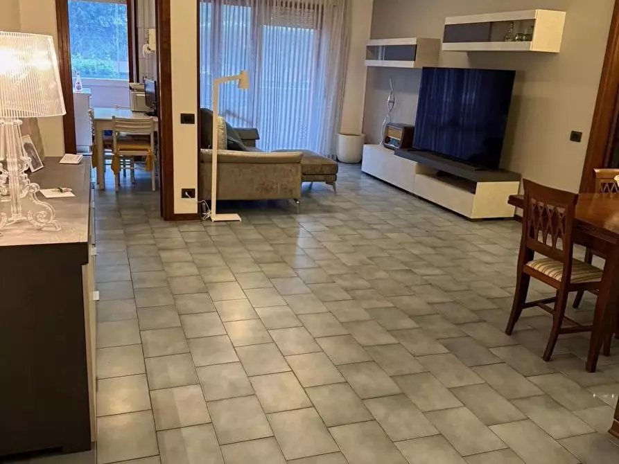 appartamento in vendita a Carrara in zona Avenza