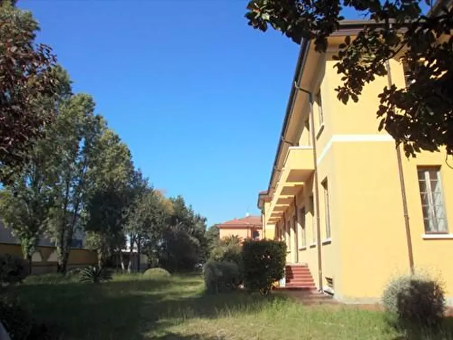 locale commerciale in vendita a Carrara in zona Stadio