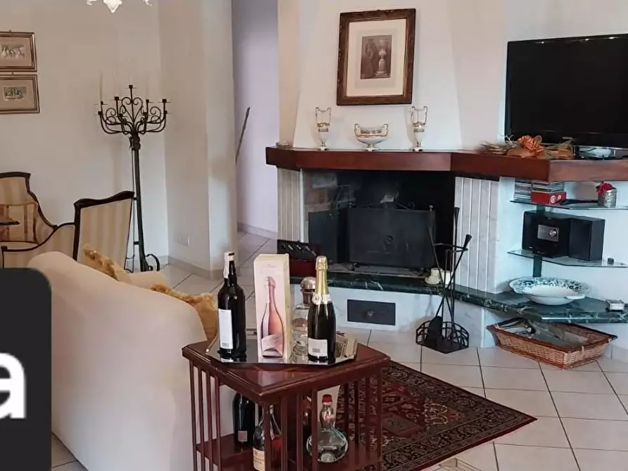 casa indipendente in vendita a Carrara in zona Monteverde