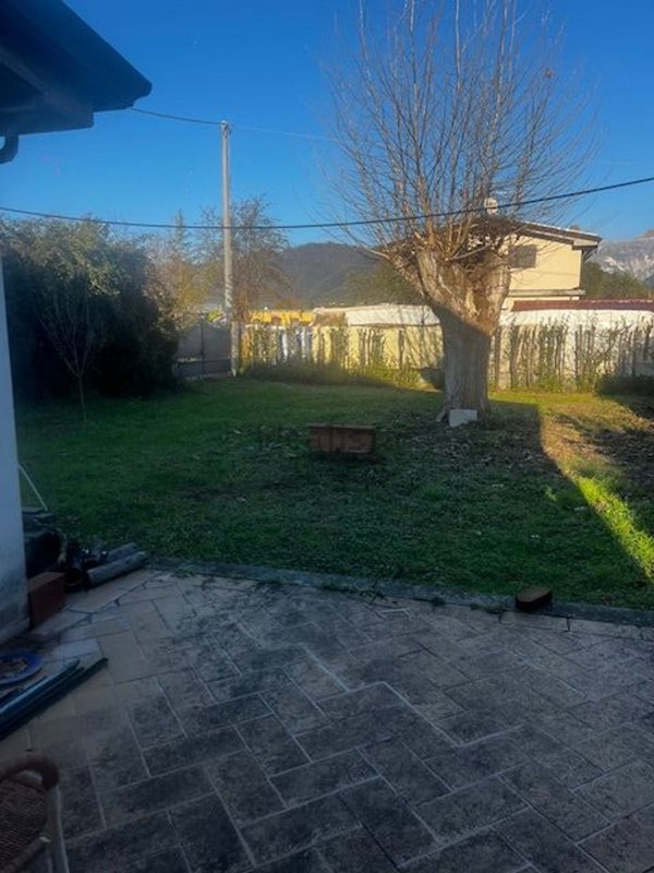 casa indipendente in vendita a Carrara in zona Marina di Carrara