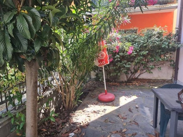 casa indipendente in vendita a Carrara in zona Marina di Carrara
