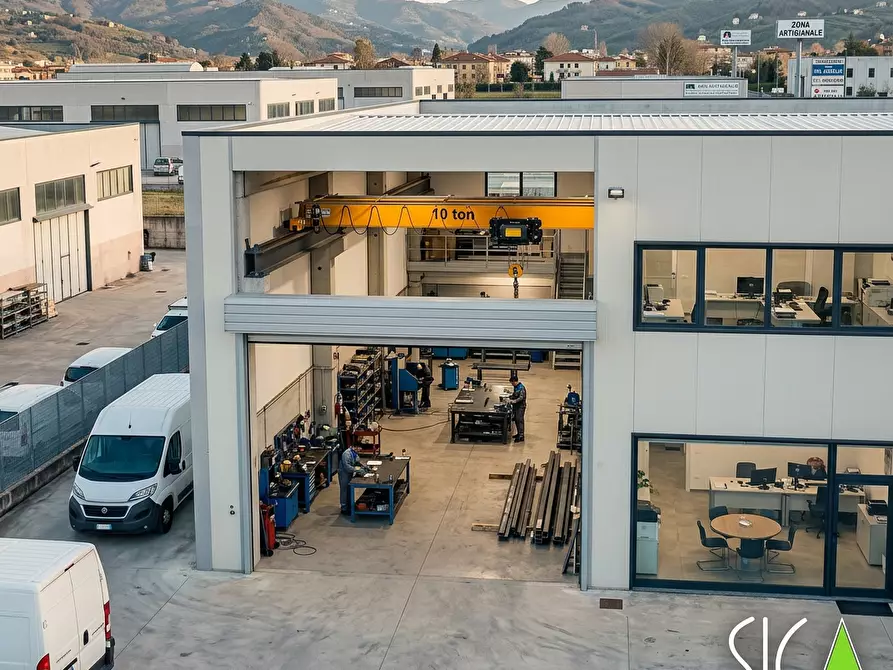 capannone in vendita a Carrara