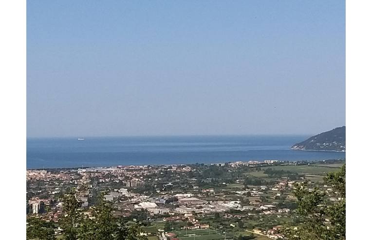casa indipendente in vendita a Carrara in zona Fossone
