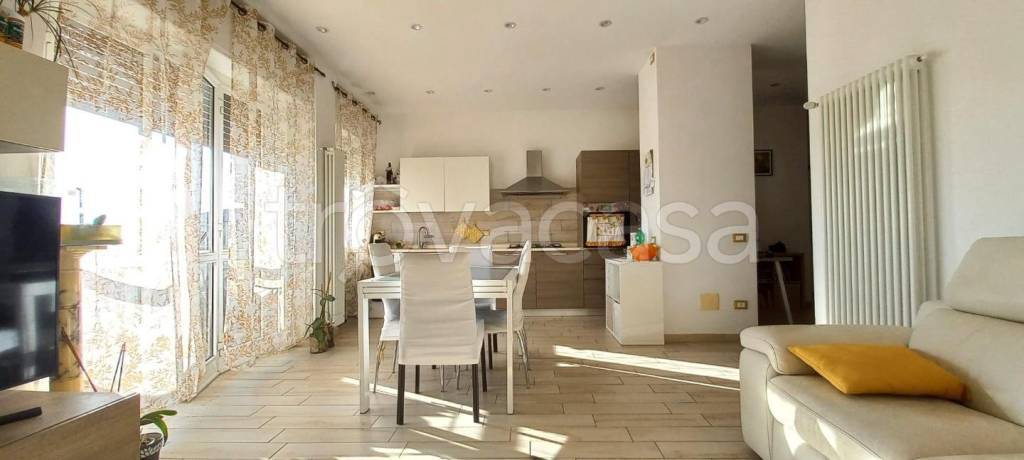 appartamento in vendita a Carrara in zona Avenza