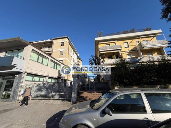 appartamento in vendita a Carrara in zona Avenza