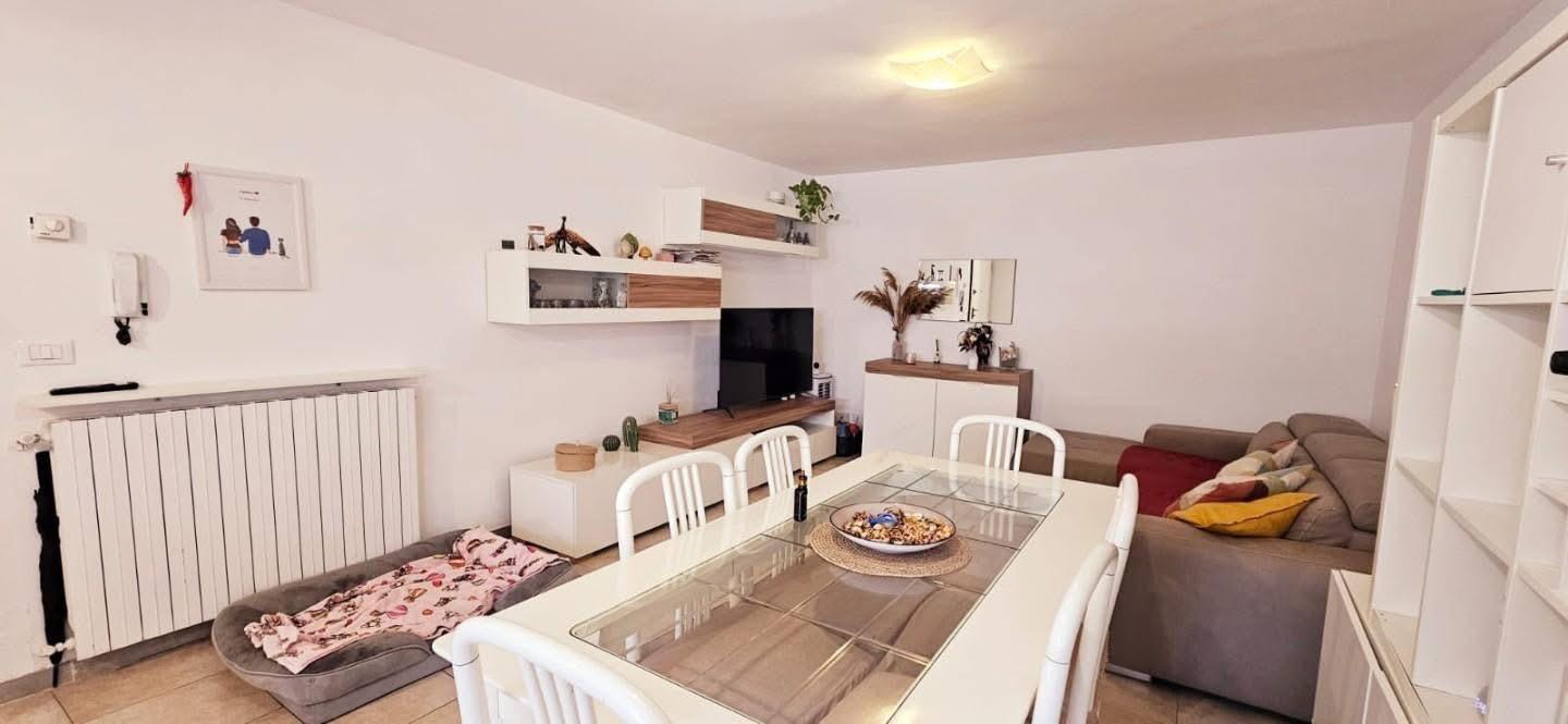 appartamento in vendita a Carrara in zona Marina di Carrara