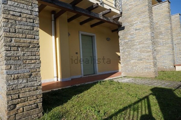 casa indipendente in vendita a Carrara in zona Avenza