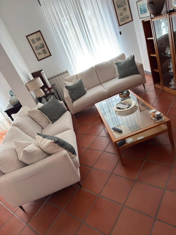 casa indipendente in vendita a Carrara in zona Avenza