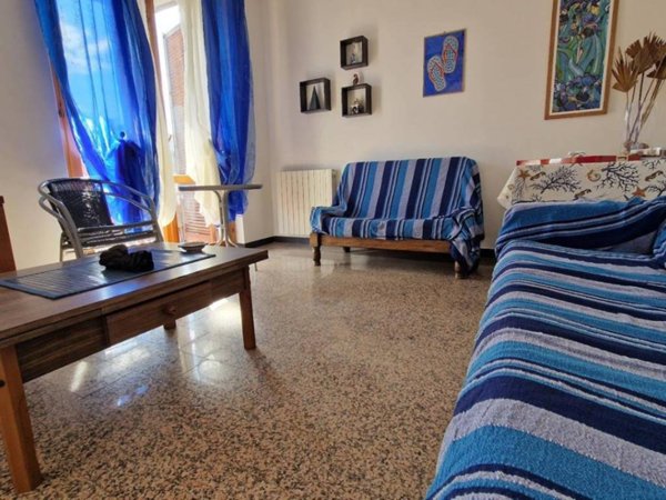 appartamento in vendita a Carrara in zona Marina di Carrara