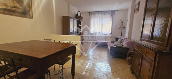 appartamento in vendita a Carrara in zona Avenza