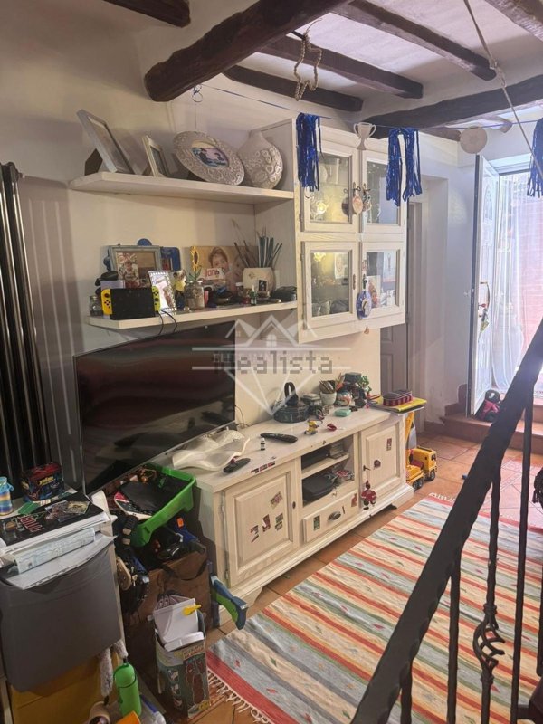 casa indipendente in vendita a Carrara in zona Bedizzano