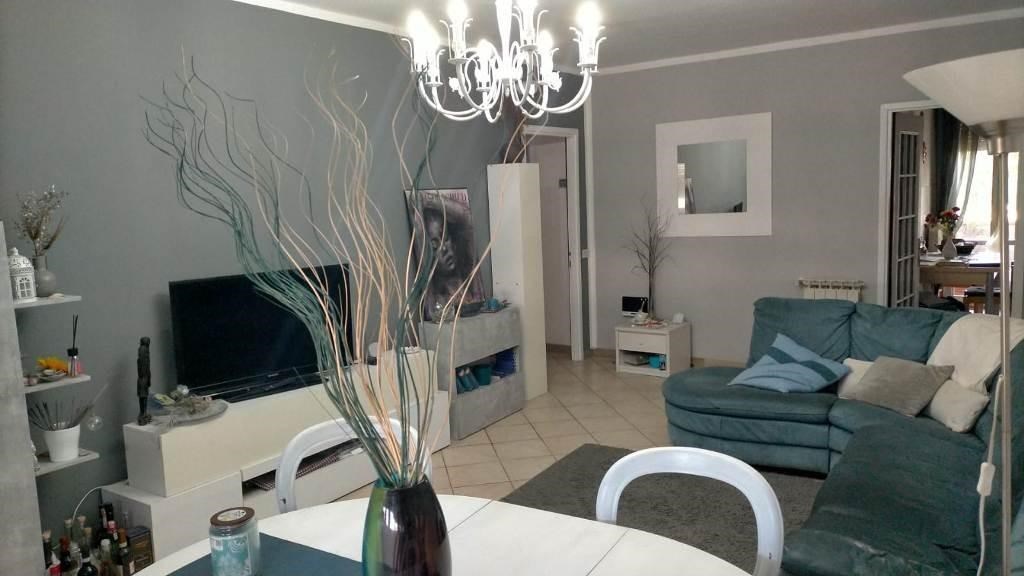 appartamento in vendita a Carrara in zona Avenza