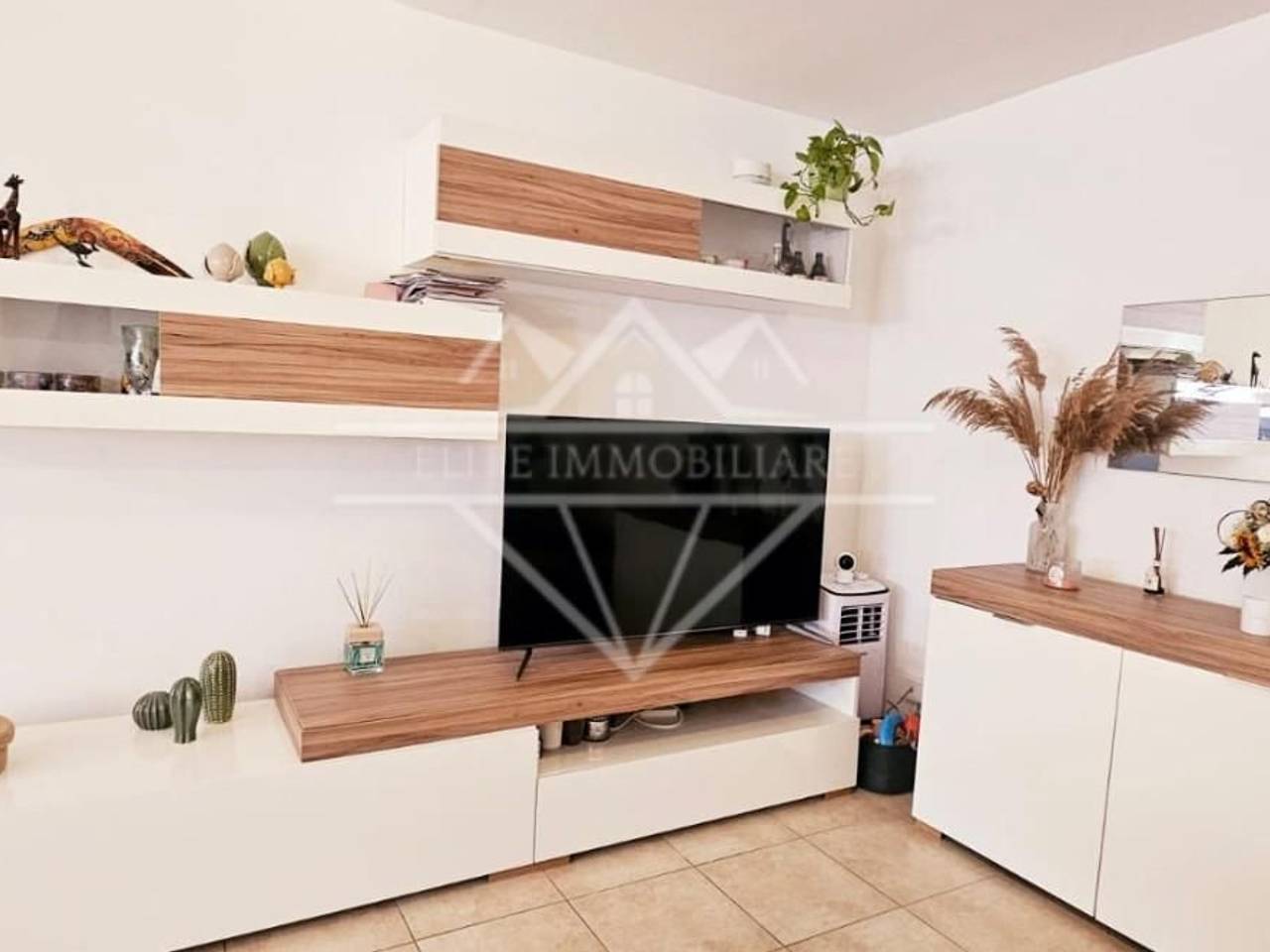 appartamento in vendita a Carrara in zona Marina di Carrara